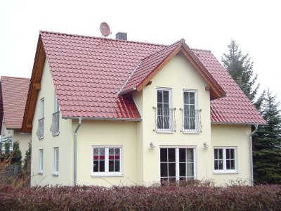 Preis inkl Grdst.: 5 Zimmer, u.a.m. FBH, LW-Wärmepumpe, Ton-Dachziegel