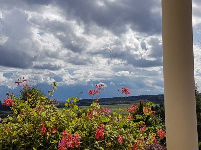 4-Zimmer-EG-Whg. mit Balkon, EBK mit direkte Verbindung - Doppelgarage