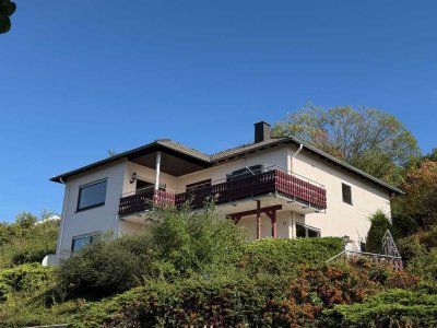 Wohnhaus mit Einliegerwohnung und Rheinsicht !