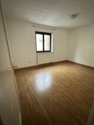 3-Zimmer-Wohnung in Bad Cannstatt / Kurpark –ideal für 2er-WG- KEINE FAMILIEN