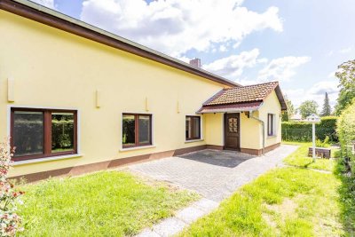 Einfamilienhaus mit Potenzial in idyllischer Wald- und Wasserlage