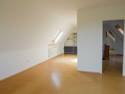 2-Zimmer-Dachgeschosswohnung mit Einbauküche in Lübeck