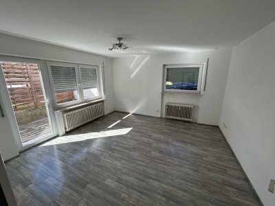 Modernisierte Wohnung mit zweieinhalb Zimmern und Balkon in Weinstadt