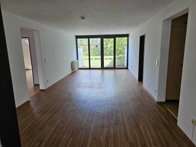 5 Zimmerwohnung mit 2 Bädern, Balkon, Wintergarten und TG Stellplatz in Sonthei