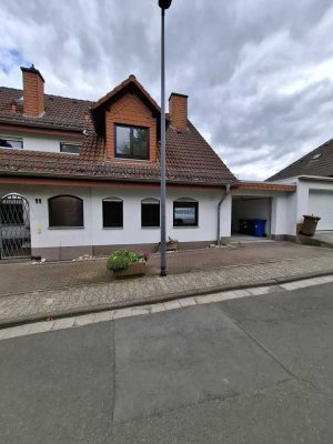 Reiheneckhaus mit Garage und zwei Süd-Balkonen in Höhenlage von Bad Schwalbach