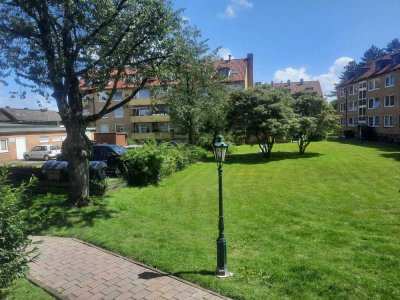 Im grünen Musikerviertel! Schöne, renov. 3 Zi-Wohnung, Laminat, schöne EBK, modernes Bad