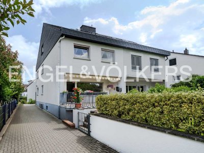 Großzügige Doppelhaushälfte
Zentral und ruhig gelegen