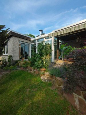 Architekten-Bungalow mit Deisterblick – stilvolles Wohnen für Gartenliebhaber
