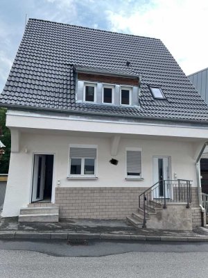 Top-Lage! Möblierte 1-Zimmer Wohnung mit EBK, Tageslichtbad usw.
