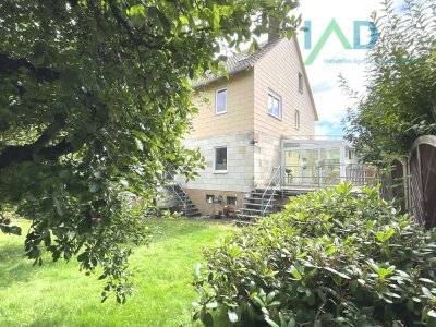Zweifamilienhaus mit 222 m² Wohnfläche und Garten in Bad Emstal-Sand – modernisiert und gepflegt