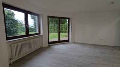 Mit Terrasse & Wintergarten! Teilsanierte 3-Zimmer-Whg.