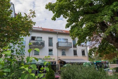 **Heike Borchers Immobilien**Charmante Dachgeschosswohnung mit Südterrasse**im Herzen von Sauerlach*
