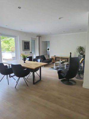 Stilvolle, neuwertige 4,5-Raum-Penthouse-Wohnung mit lux. Innenausstattung mit Dachterrasse und EBK