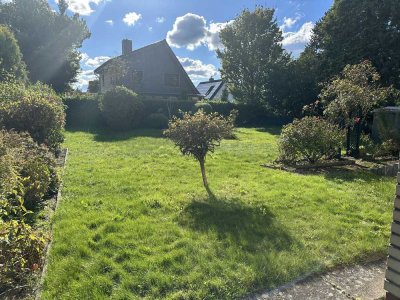 Einfamilienhaus – Möbliertes 3-Zimmer-OG, Garten in Henstedt-Ulzburg Mieten auf Zeit (Zwischenmiete)