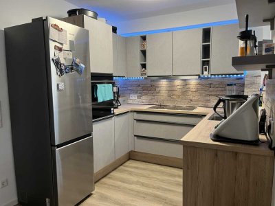 Hochwertige 3-Zimmer Dachgeschosswohnung in bester Lage von Lev. Lützenkirchen