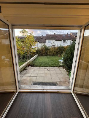 Moderne 2-Zimmer-EG-Wohnung mit Terrasse, Gartenfläche & Stellplatz in Top Lage