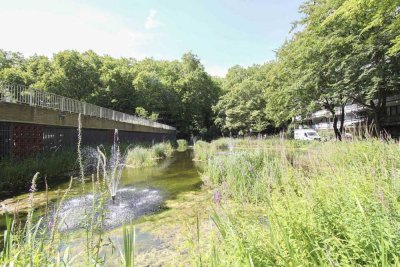 Charmante Barrierefreie 3-Zimmer-Wohnung mit zwei Balkonen und Tiefgaragenstellplatz in Köln-Weiden