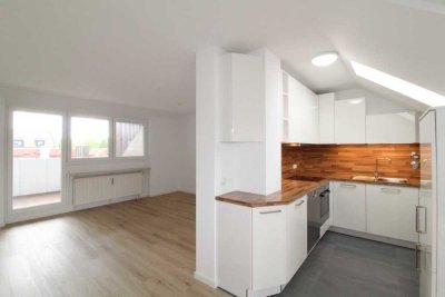 Neuwertig & sofort bezugsfrei: 2,5 Zimmer-Wohnung mit Dachterrasse!