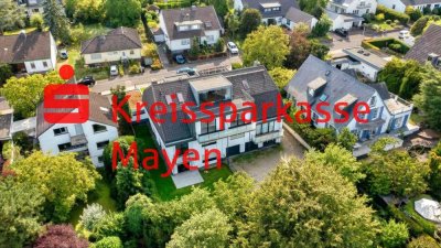 Große Terrasse und toller Garten. Vermietete ETW mit Blick ins Grüne.