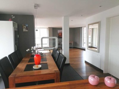 Provisionsfrei! Traumwohnung mit großer Dachterrasse mitten in der HafenCity!
