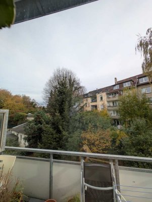Dichterviertel Mülheim Gepflegte 3,5-Zimmer-Balkonwohnung mit Blick ins Grüne