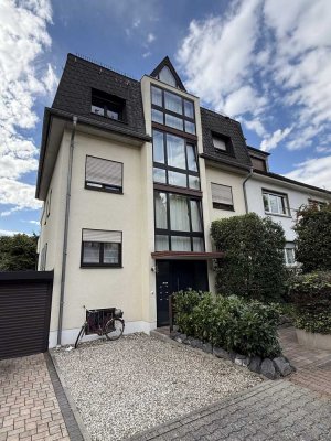 Stilvolle 4-Raum-Maisonette-Wohnung mit gehobener Innenausstattung mit EBK in Nordend-West