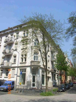 Helle 4Zimmer Altbauwohnung - 2 Balkone