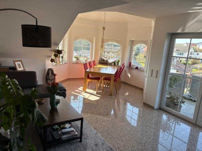 Luxuriöse 4-Zimmer Dachgeschosswohnung in Sinsheim mit Balkon
