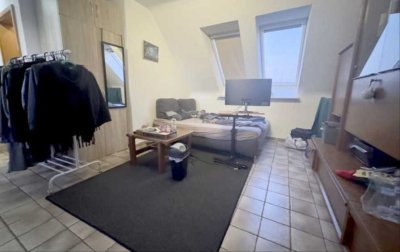 1-Zimmer Single-Wohnung im Dachgeschoss möbliert