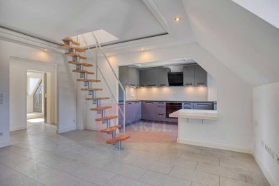 Modern ausgebaute Dachgeschoss-Maisonettewohnung -frei zur Selbstnutzung! EBK inklusive!-