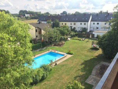 Helle und großzügige 4 Zimmer-Wohnung in Wachendorf, Cadolzburg