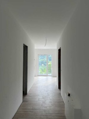 Neubau – Erstbezug: Energieeffiziente 3-Zimmer-Wohnung mit Terrasse und Moselblick in Bullay