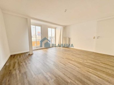 Frisch renoviert - Blick auf den Schweriner Dom, Balkon, EBK