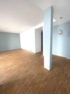 Ideal für Individualisten! Altbau Loft-Style Wohnung mit Balkon und Garage!