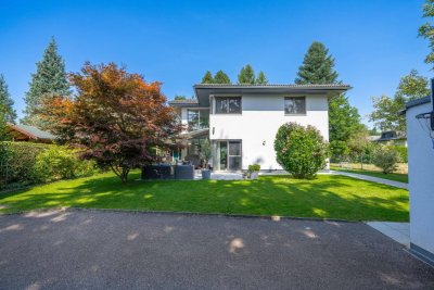 Luxuriöse Familienvilla mit Weinkeller, Fitness &amp; Atrium in ruhiger Toplage
