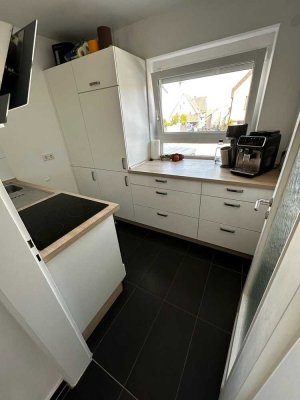 Sonnige 2 EG Wohnung mit großer sonnigen teilüberdachten 12m2 Terrasse