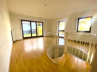 3-Zimmer-Maisonette mit eigenem Garten und Terrasse in idyllischem Wohnpark