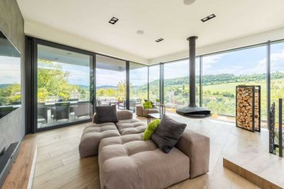 Einzigartige Villa mit beeindruckender Architektur und XXL Garage