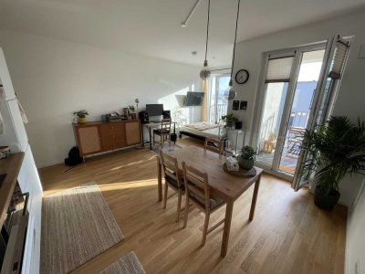 Nachmieter gesucht: Helle 1-Zimmer-Wohnung mit Einbauküche in der Nähe von Berlin