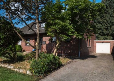 Keine Käuferprovision - Einfamilienhaus mit Garage in Waldrandlage