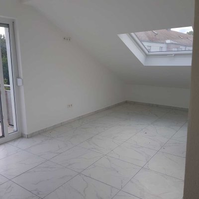Charmantes 1-Zimmer-Dachgeschoss-Apartment in Obertraubling