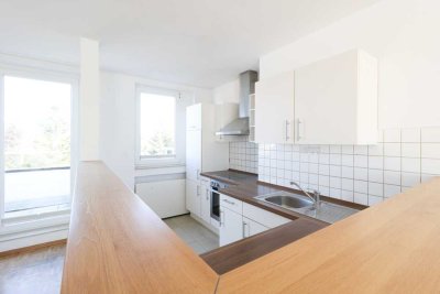 Lichtdurchflutete und geräumige Wohnung mit zwei Dachterrassen