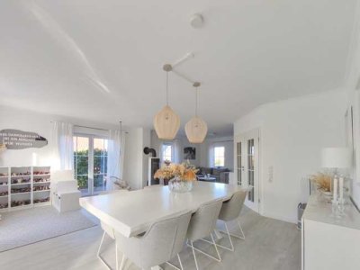 Modernes Einfamilienhaus im Kapitänshausstil in traumhafter Lage am Plöner See