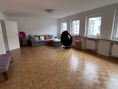 Kaufpreissenkung!! Großzügige helle 2 Zimmerwohnung nähe Volksgarten! Kamin im Wohn