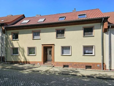 Vollständig vermietet und fortlaufend saniert - Mehrfamilienhaus in Spremberg