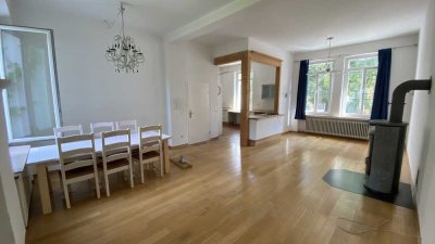 Lichtdurchflutete Altbauwohnung mit hohen Decken im Herzen von Hennef