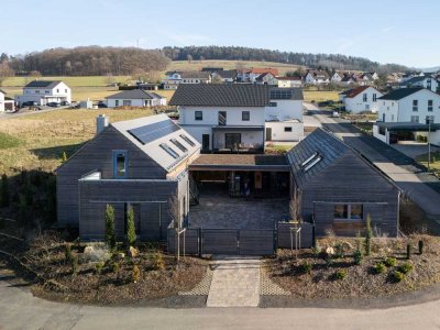 Ökologische Hofanlage - Wohnen & Arbeiten für Naturliebhaber der Rhön.