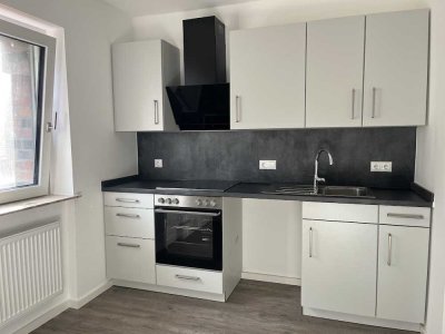 Erstbezug nach Modernisierung: Helle 4 Zimmer Wohnung