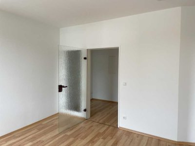 Helle geräumige 2 Zimmerwohnung zentral in Horrem