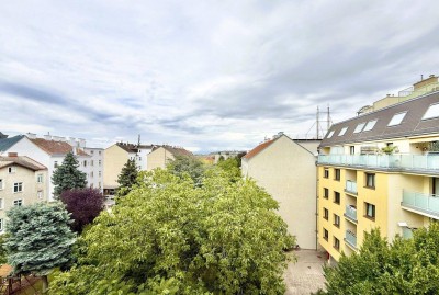 TERRASSENHIT - BJ 2018 - 3 Zimmer - ca. 89m² gew. NFL - Terrasse - 2 Toiletten - 2 Abstellräume - Einbauküche - Hofruhelage